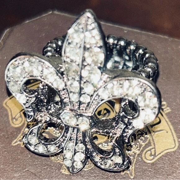 💍Cobalt Fleur-de-Lis Ring with Crystals One Size NWOT - Picture 2 of 7